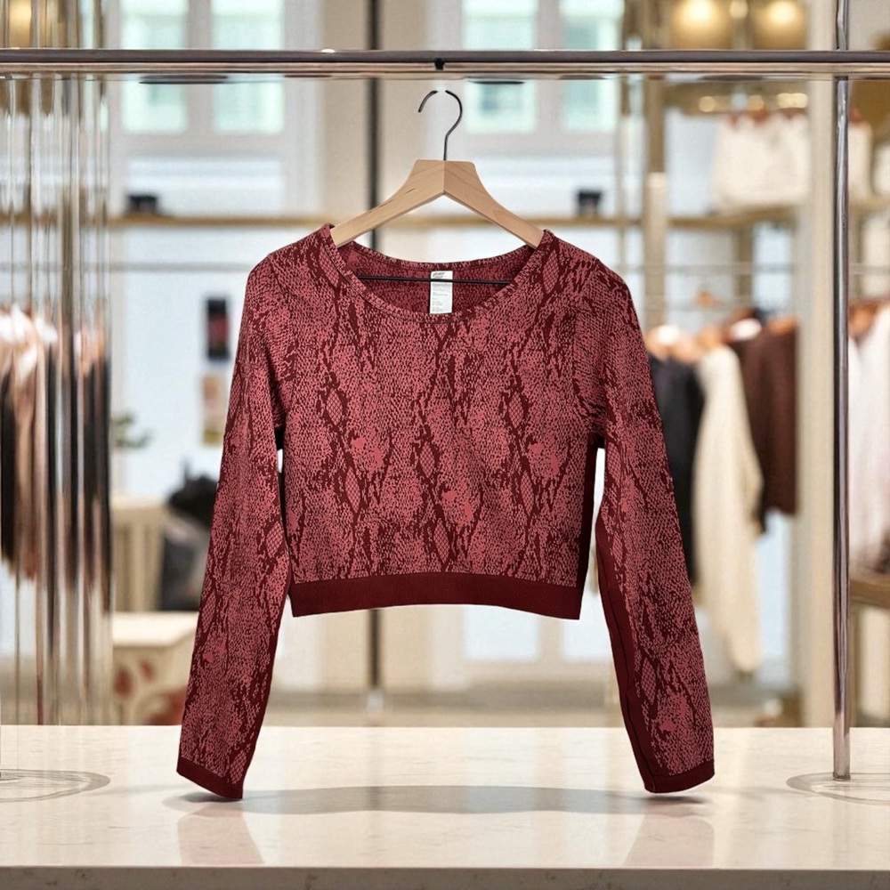Fabletics Women’s Kamila Seamless Snake Skin Print Long Sleeve Crop Top Size XL
